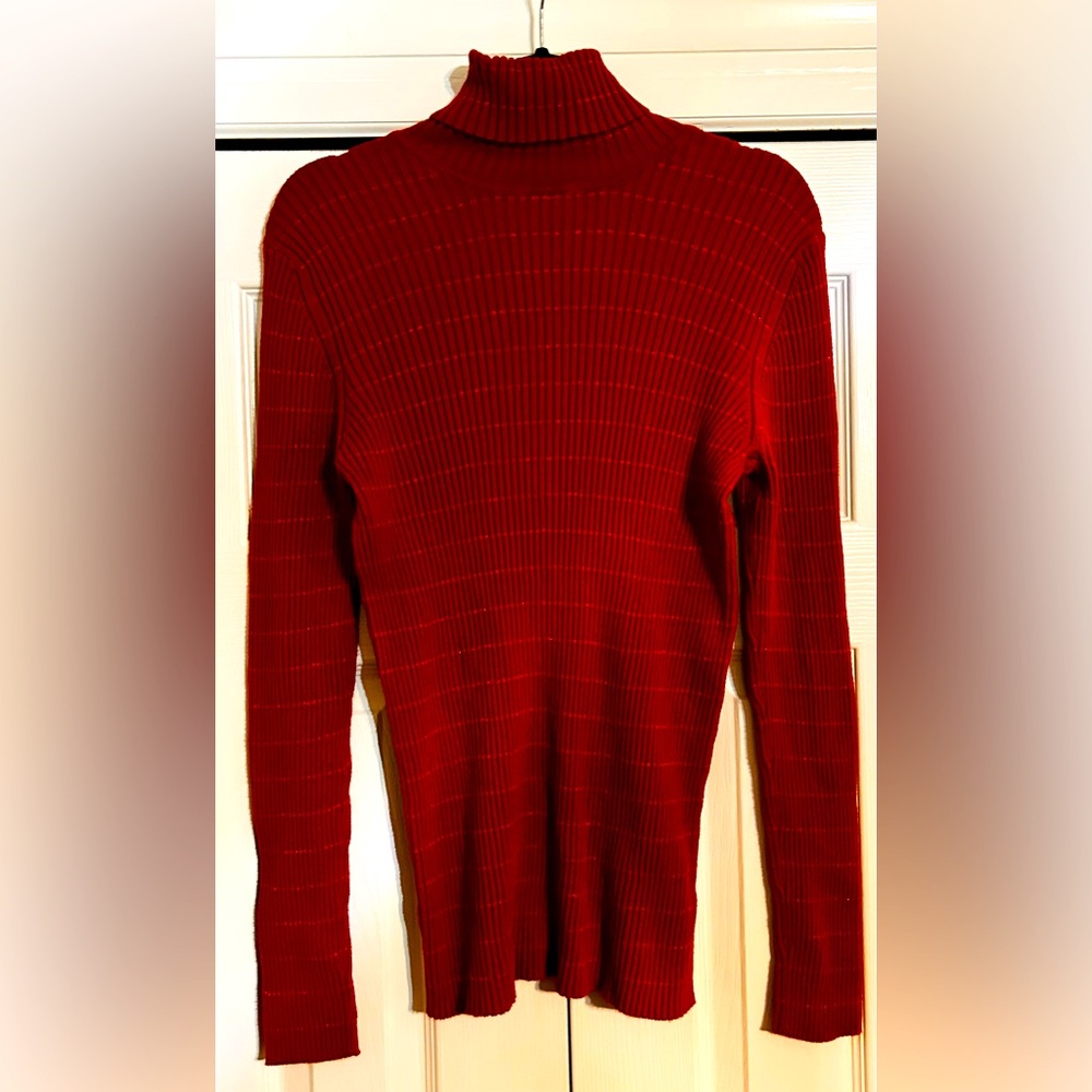 Gap Women’s XL ribbed cotton blend turtleneck, deep red with a sparkly stripe!